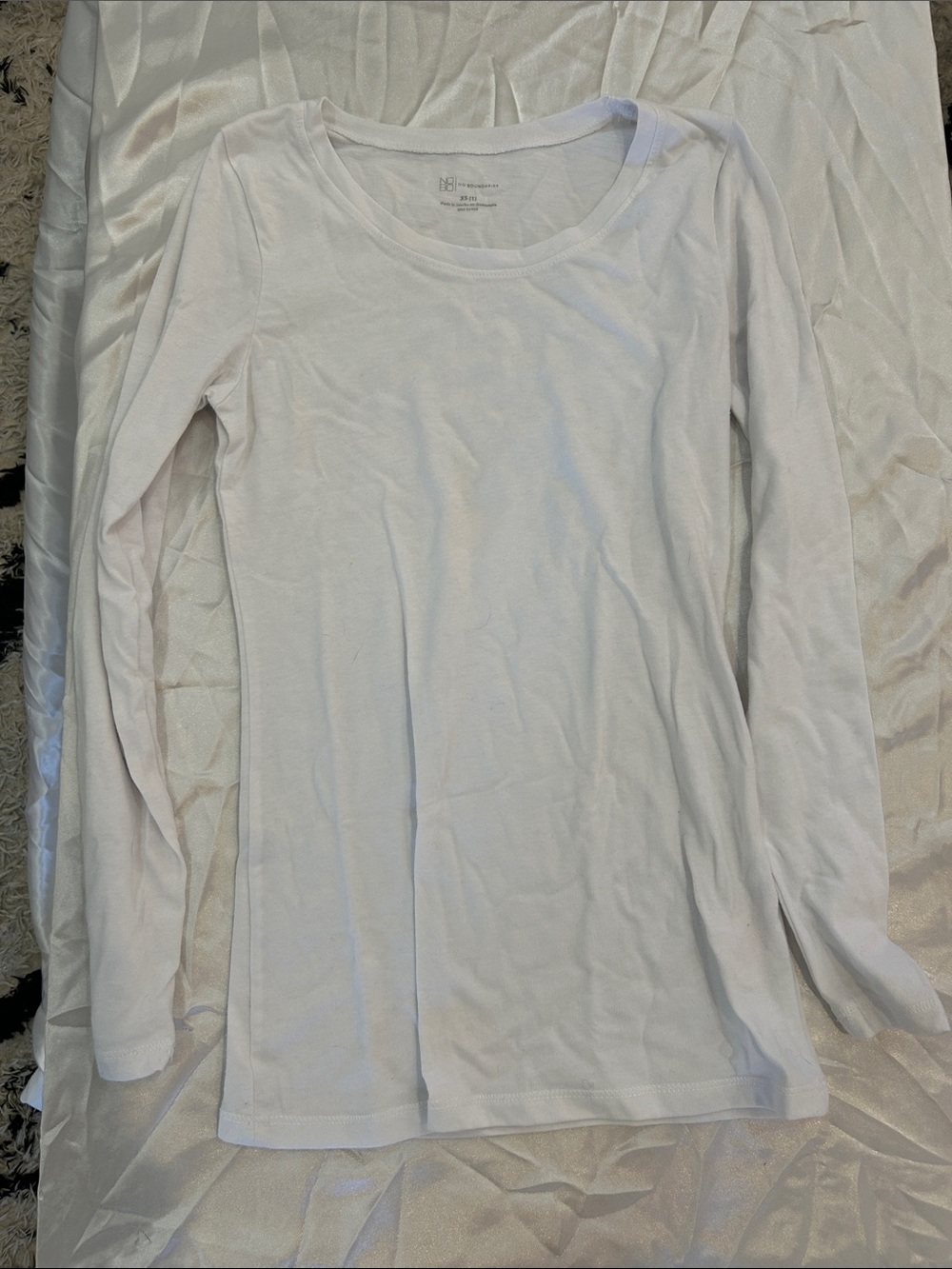 White Long-Sleeve Scoop Neck Top - Unbranded